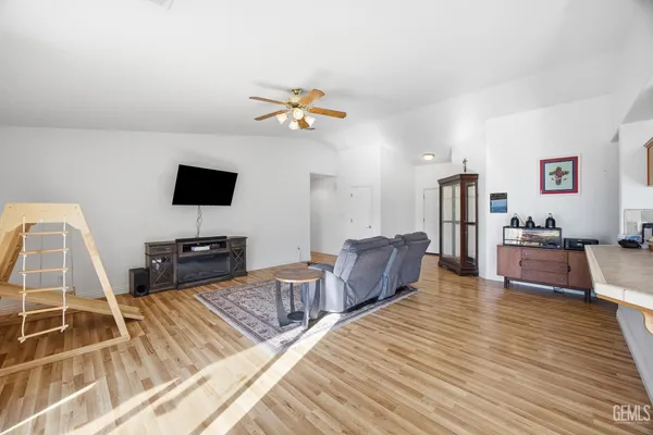 $419,999 | Undisclosed Address, Bakersfield, CA 93312