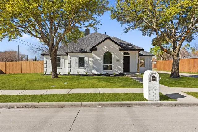 $389,500 | 3305 Bridgewater Drive, Rowlett, TX 75088