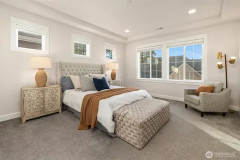 $1,795,000 | 404 6th Lane Northeast, Issaquah, WA 98029