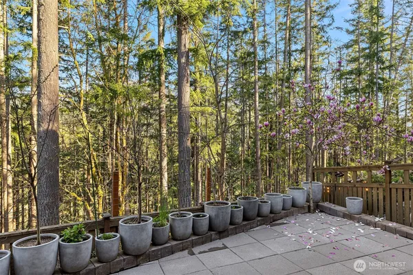 $1,795,000 | 404 6th Lane Northeast, Issaquah, WA 98029