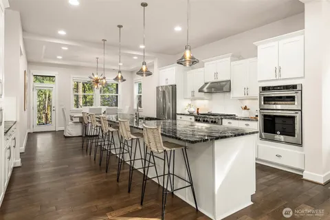 $1,795,000 | 404 6th Lane Northeast, Issaquah, WA 98029