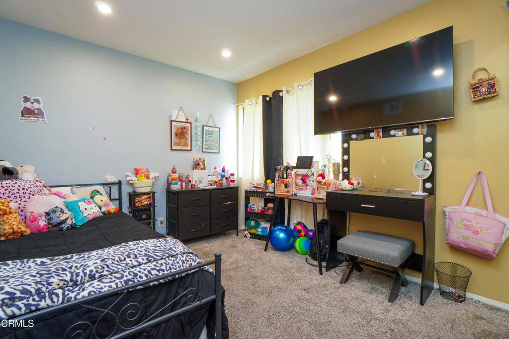 2077 East Bard Road Oxnard, CA 93033 - Photo 14 of 18