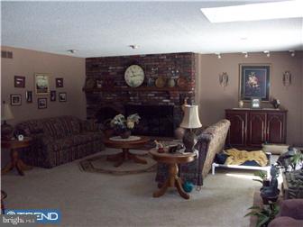 461 Mt Royal Road Sewell, NJ 08080 - Photo 4 of 12 Gallery Image 4