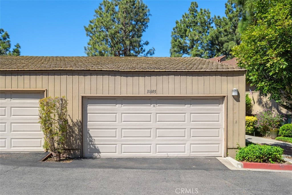 31605 East Nine Drive, Unit 61F Laguna Niguel, CA 92677 - Photo 24 of 29 Very Large Garage