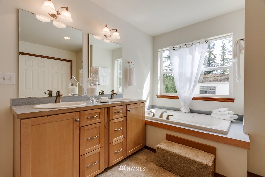 25517 Southeast Issaquah-Fall City Road Issaquah, WA 98029 - Photo 12 of 24 Gallery Image 12
