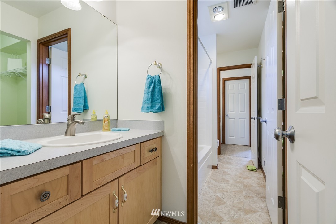 25517 Southeast Issaquah-Fall City Road Issaquah, WA 98029 - Photo 16 of 24 Gallery Image 16