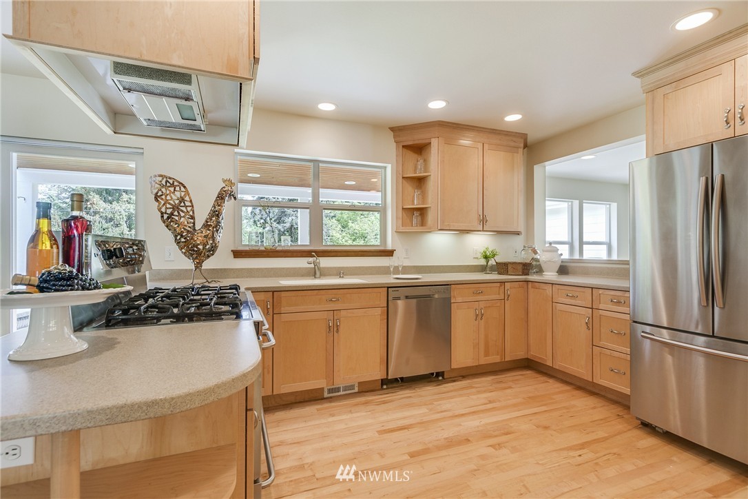 25517 Southeast Issaquah-Fall City Road Issaquah, WA 98029 - Photo 6 of 24 Gallery Image 6