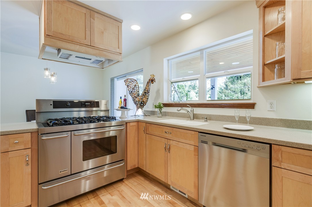 25517 Southeast Issaquah-Fall City Road Issaquah, WA 98029 - Photo 8 of 24 Gallery Image 8