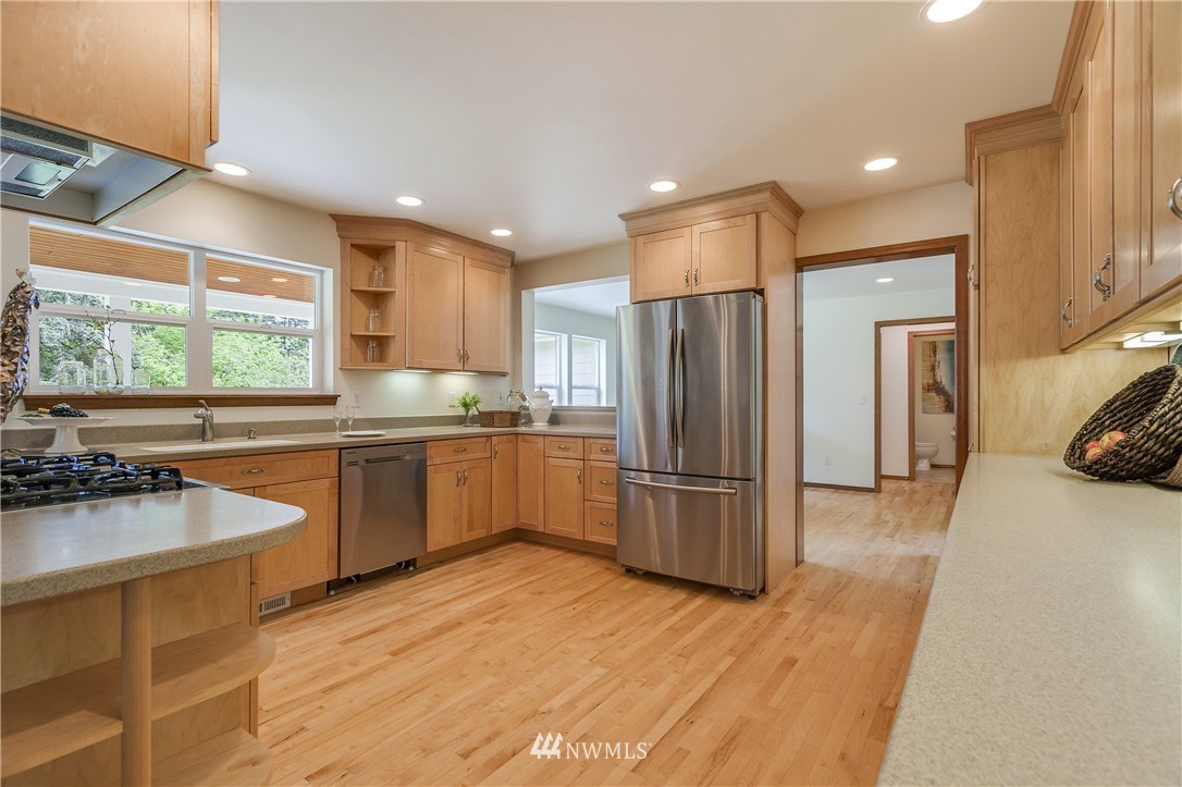 25517 Southeast Issaquah-Fall City Road Issaquah, WA 98029 - Photo 9 of 24 Gallery Image 9