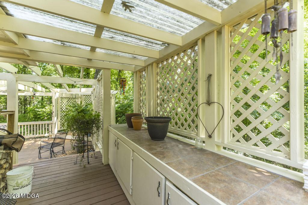 861 Windsor Road Macon, GA 31204 - Photo 22 of 31 potter's porch off kitchen