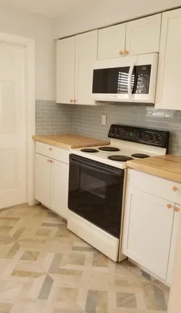 $2,600 | 27 Northwest 14th Avenue, Delray Beach, FL 33444