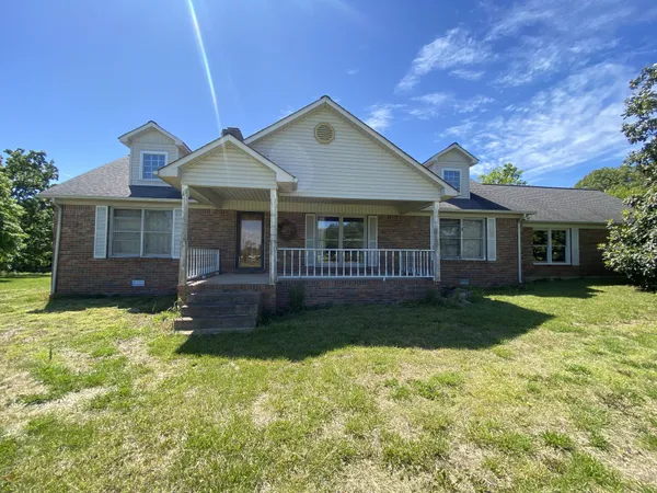 $299,500 | 312 Corbin Street, Summertown, TN 38483