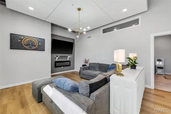 $320,000 | 1801 Park Avenue, Unit 1B, St. Louis, MO 63104
