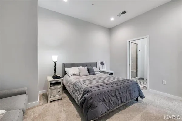 $320,000 | 1801 Park Avenue, Unit 1B, St. Louis, MO 63104