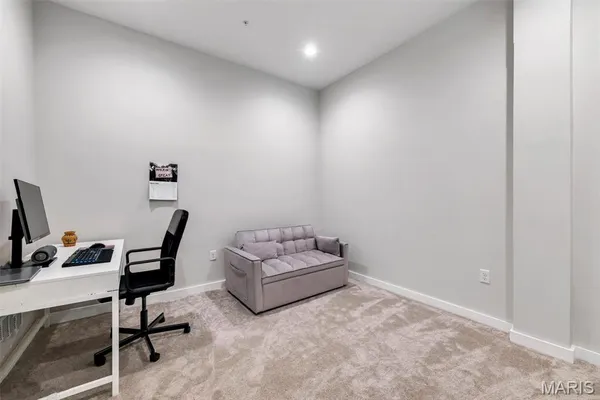 $320,000 | 1801 Park Avenue, Unit 1B, St. Louis, MO 63104