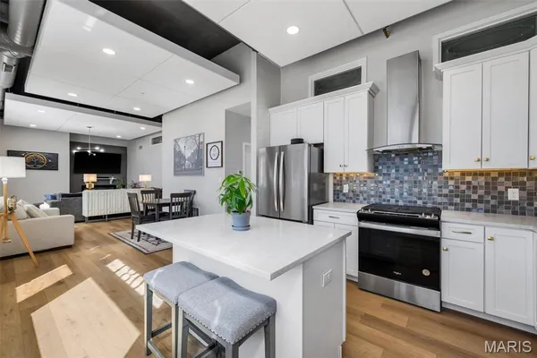 $320,000 | 1801 Park Avenue, Unit 1B, St. Louis, MO 63104