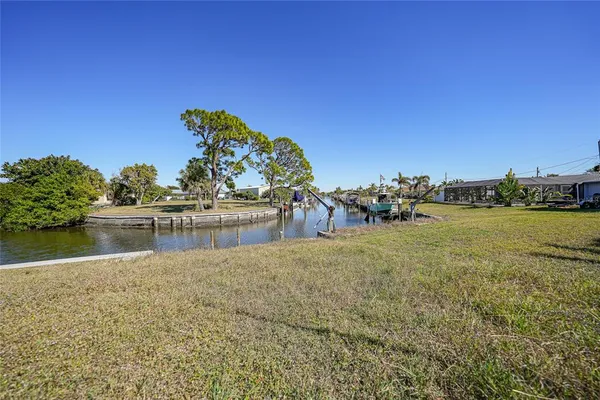 $250,000 | 157 Deerfield Avenue Northeast, Port Charlotte, FL 33952