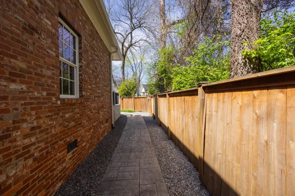 $975,000 | 5904 Old Harding Pike, Nashville, TN 37205