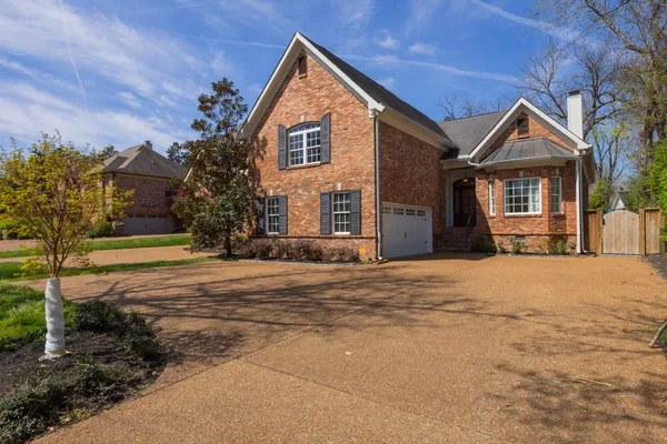 $975,000 | 5904 Old Harding Pike, Nashville, TN 37205