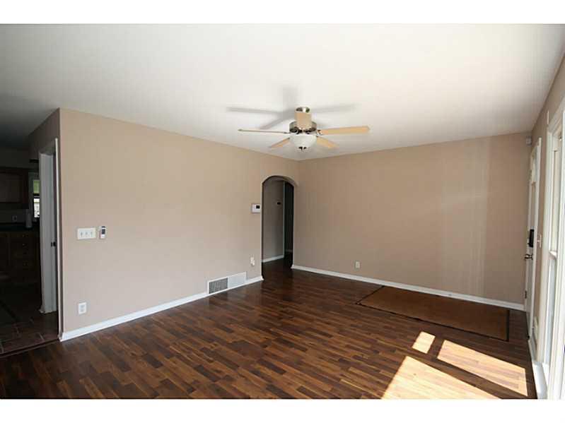 2920 North Marr Road Columbus, IN 47203 - Photo 4 of 23 Gallery Image 4