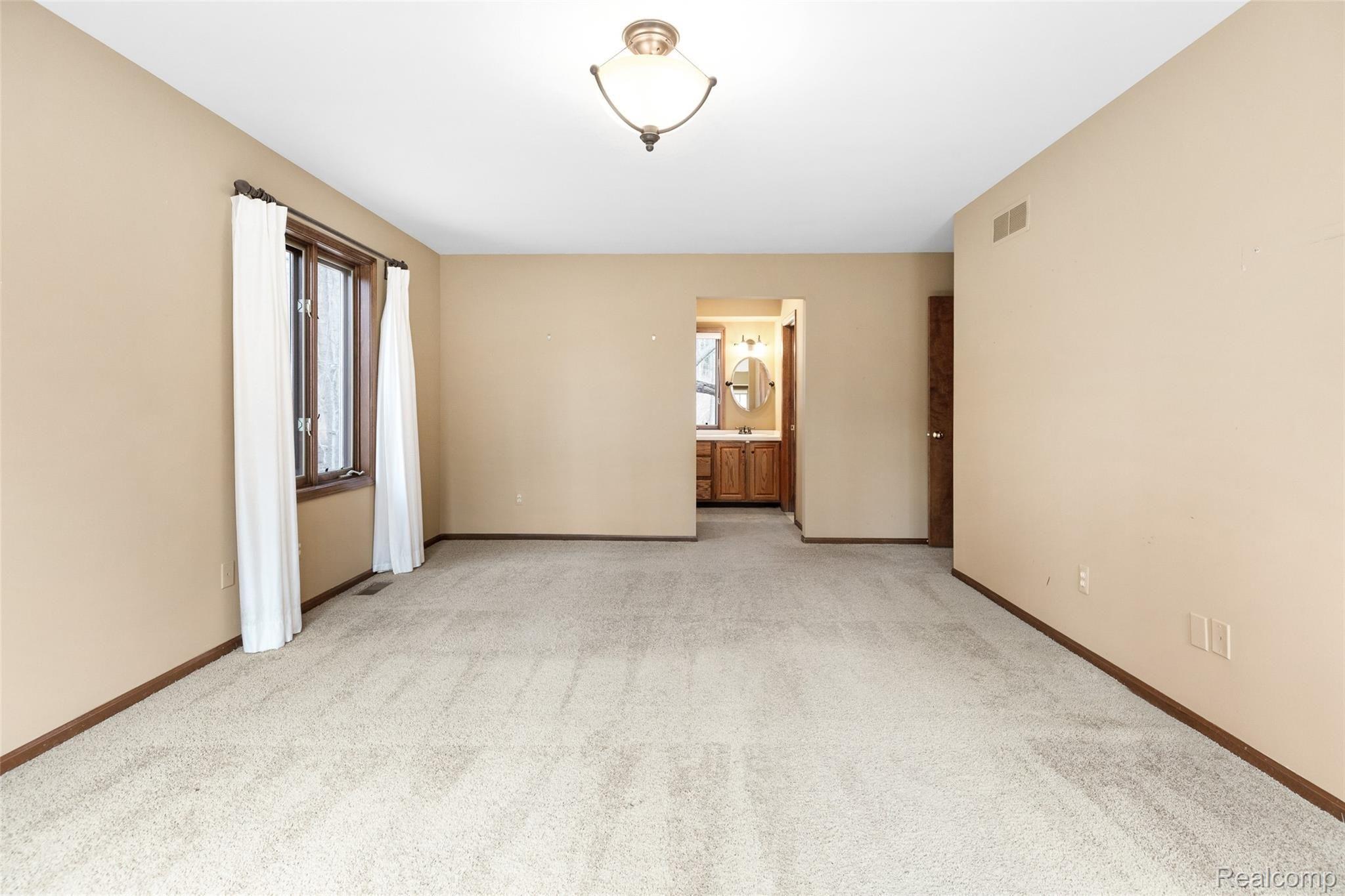 3755 Drahner Road Oxford, MI 48370 - Photo 7 of 35 Master BR-A.jpg