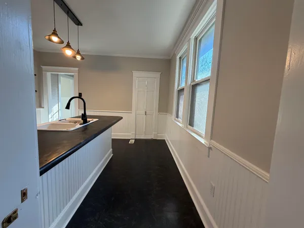 $1,800 | 1999 Peabody Avenue, Memphis, TN 38104