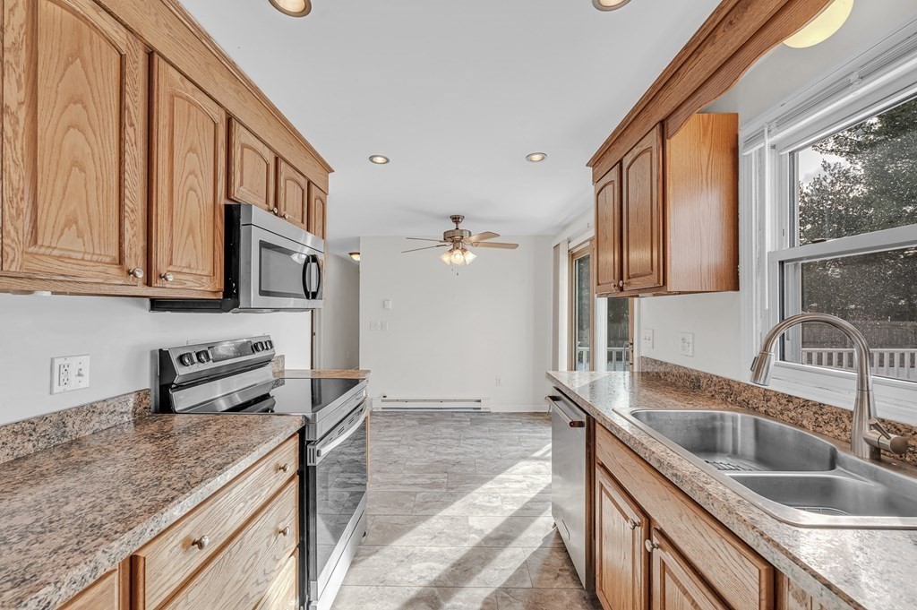 40 Albee Street Springfield, MA 01129 - Photo 7 of 24