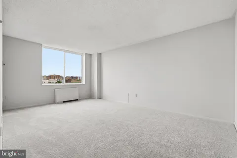 $388,900 | 3705 South George Mason Drive, Unit 914S, Falls Church, VA 22041