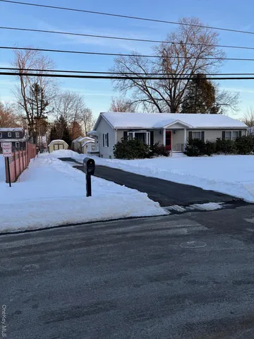 $379,000 | 1011 Mountain View Court, Kingston, NY 12401