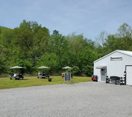 a view of a yard with a house