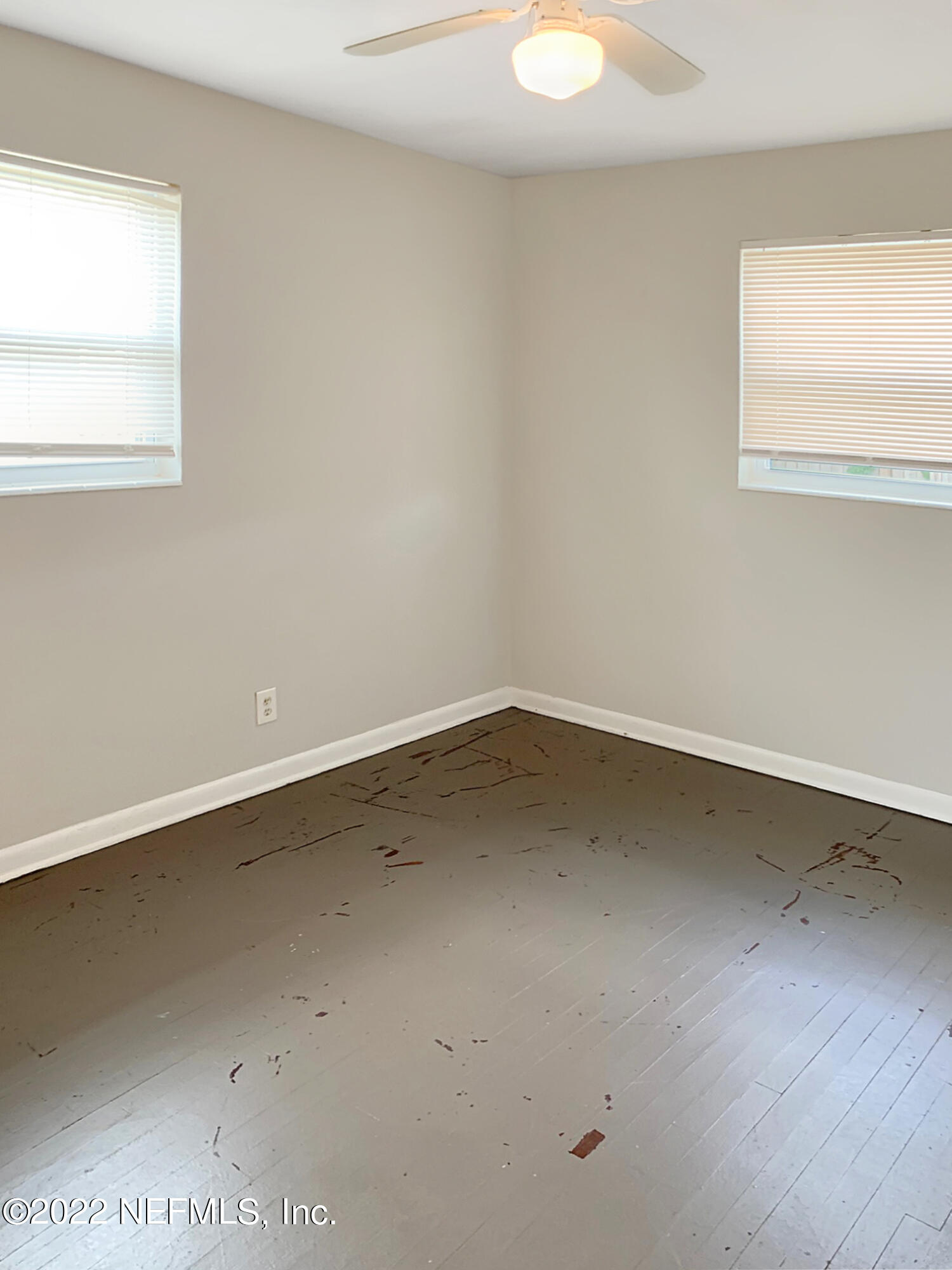 2950 Mansion Road Jacksonville, FL 32277 - Photo 27 of 30 an empty room with a window