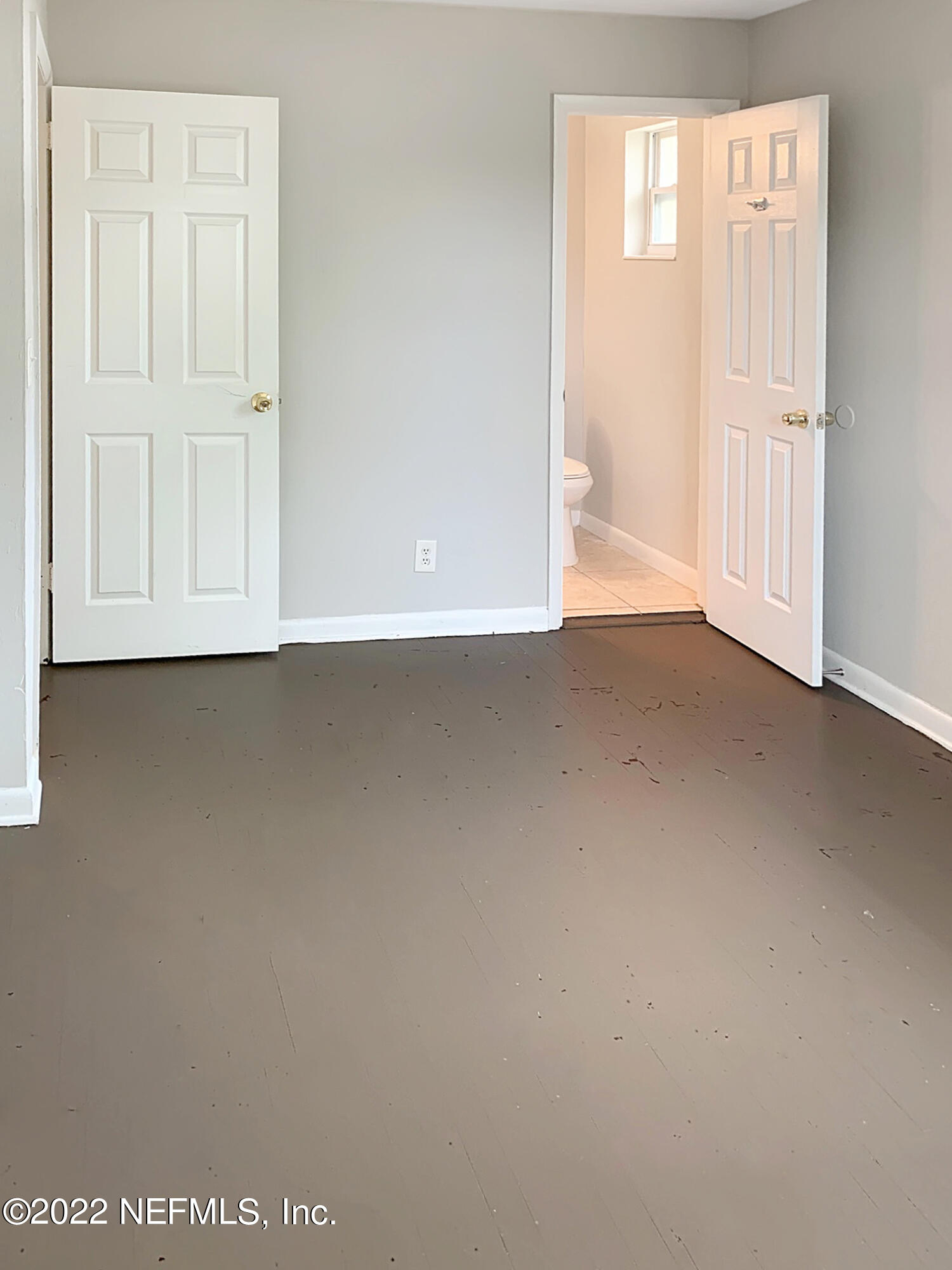 2950 Mansion Road Jacksonville, FL 32277 - Photo 28 of 30 a view of a room that has a window in it