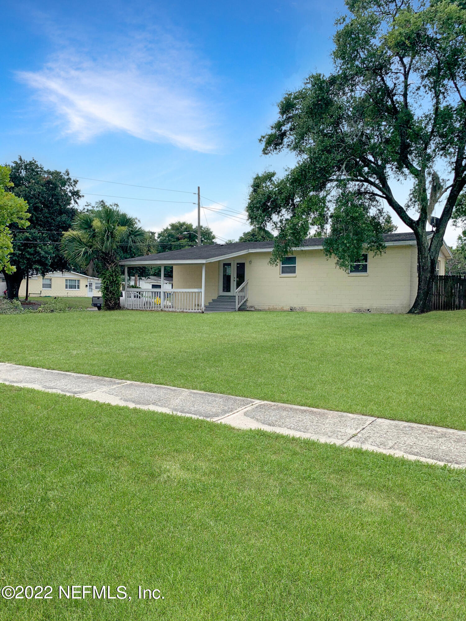 2950 Mansion Road Jacksonville, FL 32277 - Photo 4 of 30 a view of a house with a big yard