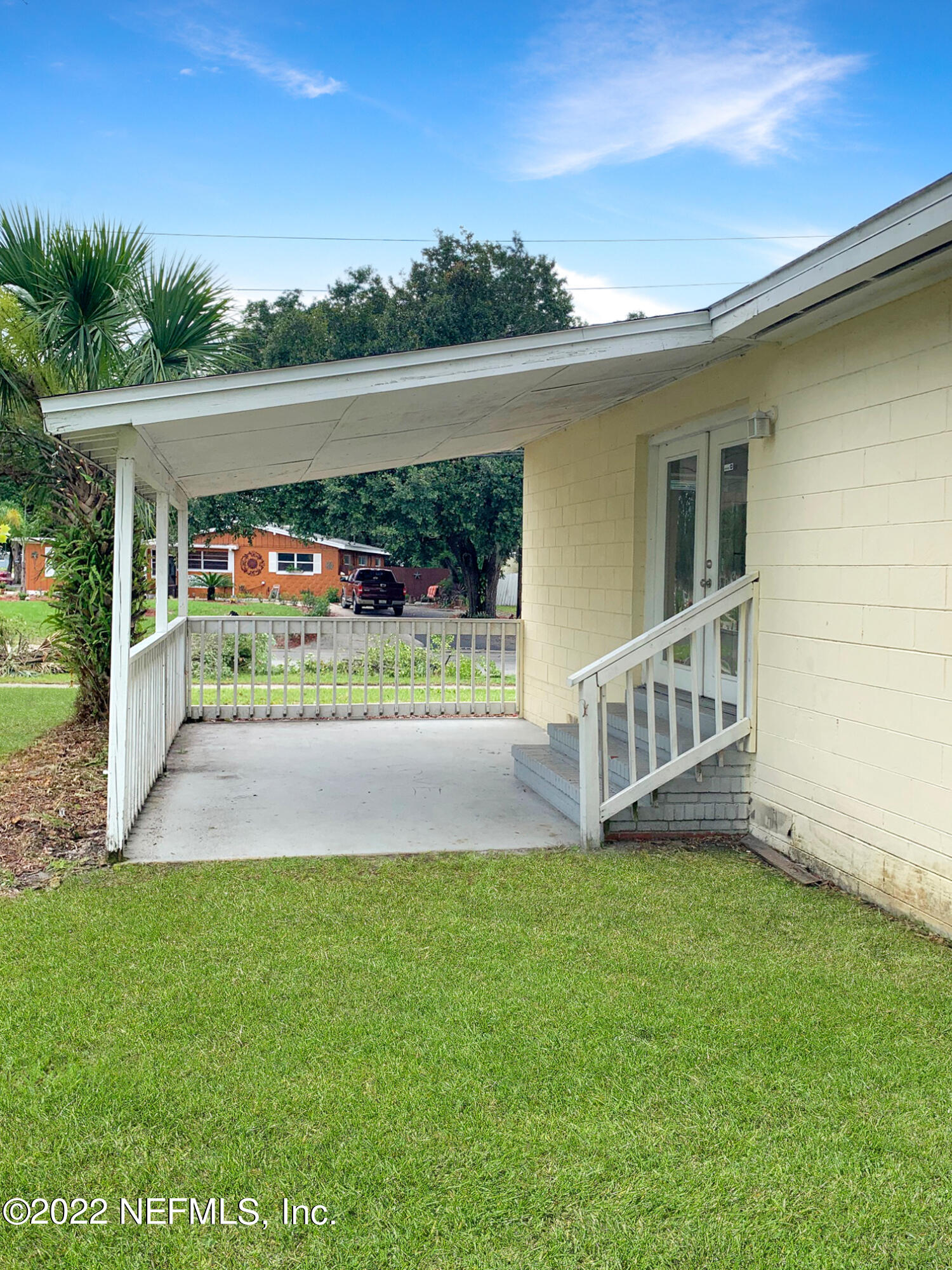 2950 Mansion Road Jacksonville, FL 32277 - Photo 5 of 30 a view of house with backyard and garden