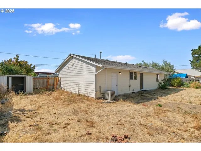 a view of a storage & utility room