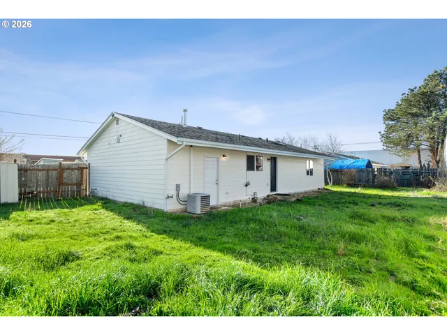 $345,000 | 2235 Hoyt Street Southeast, Salem, OR 97302