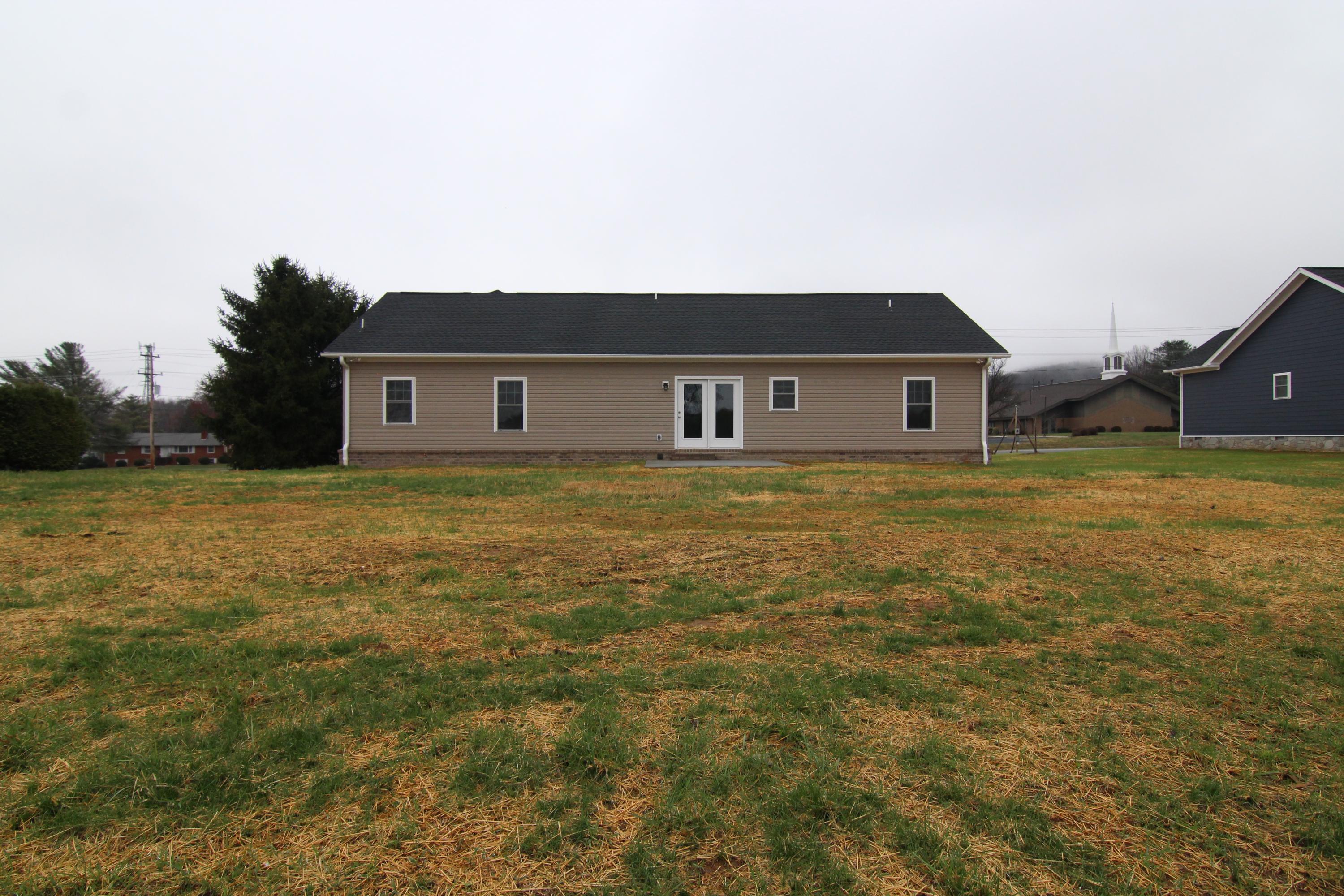 2251 Hardy Road Vinton, VA 24179 - Photo 40 of 42 IMG_8033