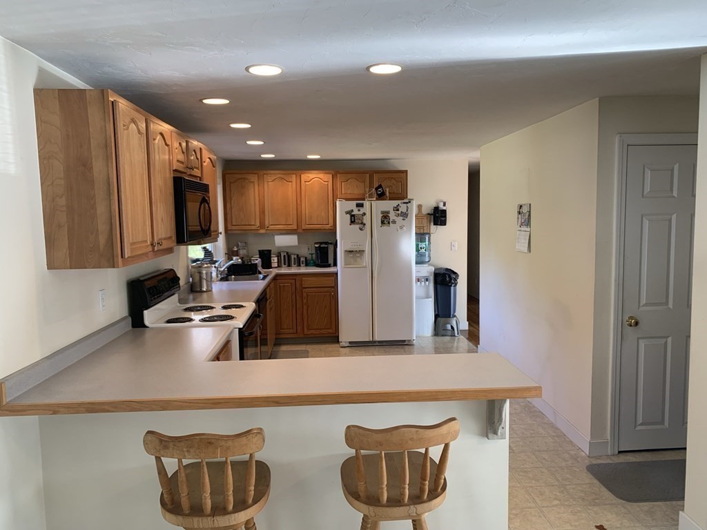 16 South Meadow Road Carver, MA 02330 - Photo 5 of 20 Gallery Image 5