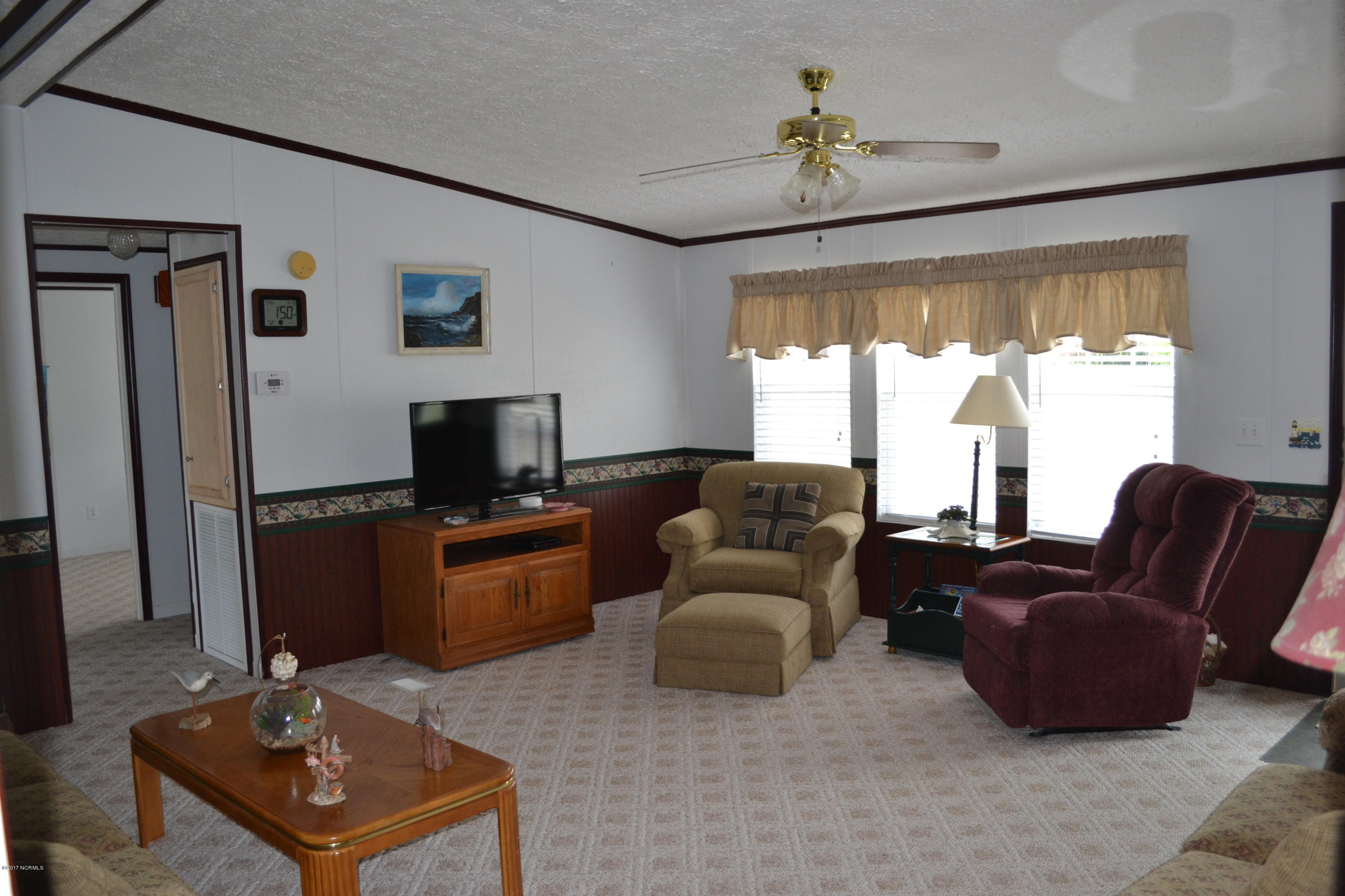 234 Bream Street Holly Ridge, NC 28445 - Photo 5 of 22 Living Room