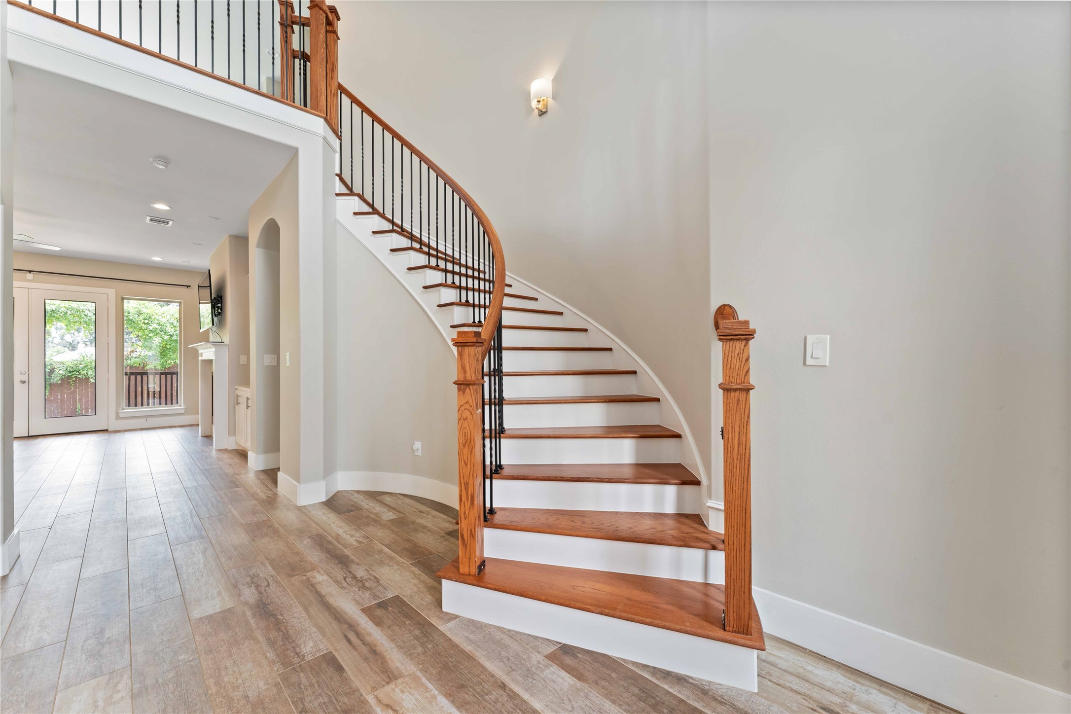 4310 Fernwood Drive Houston, TX 77021 - Photo 3 of 27 a view of entryway with wooden floor