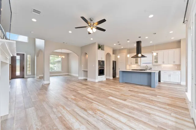 $799,999 | 4310 Fernwood Drive, Houston, TX 77021