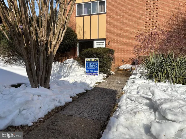 $1,675 | 10029 Fair Wds Drive, Unit 150, Fairfax, VA 22030