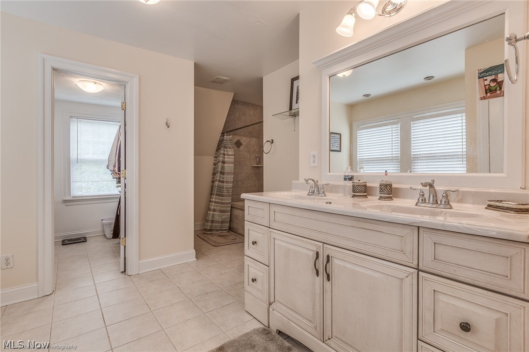 3111 Huntington Road Cleveland, OH 44120 - Photo 15 of 28