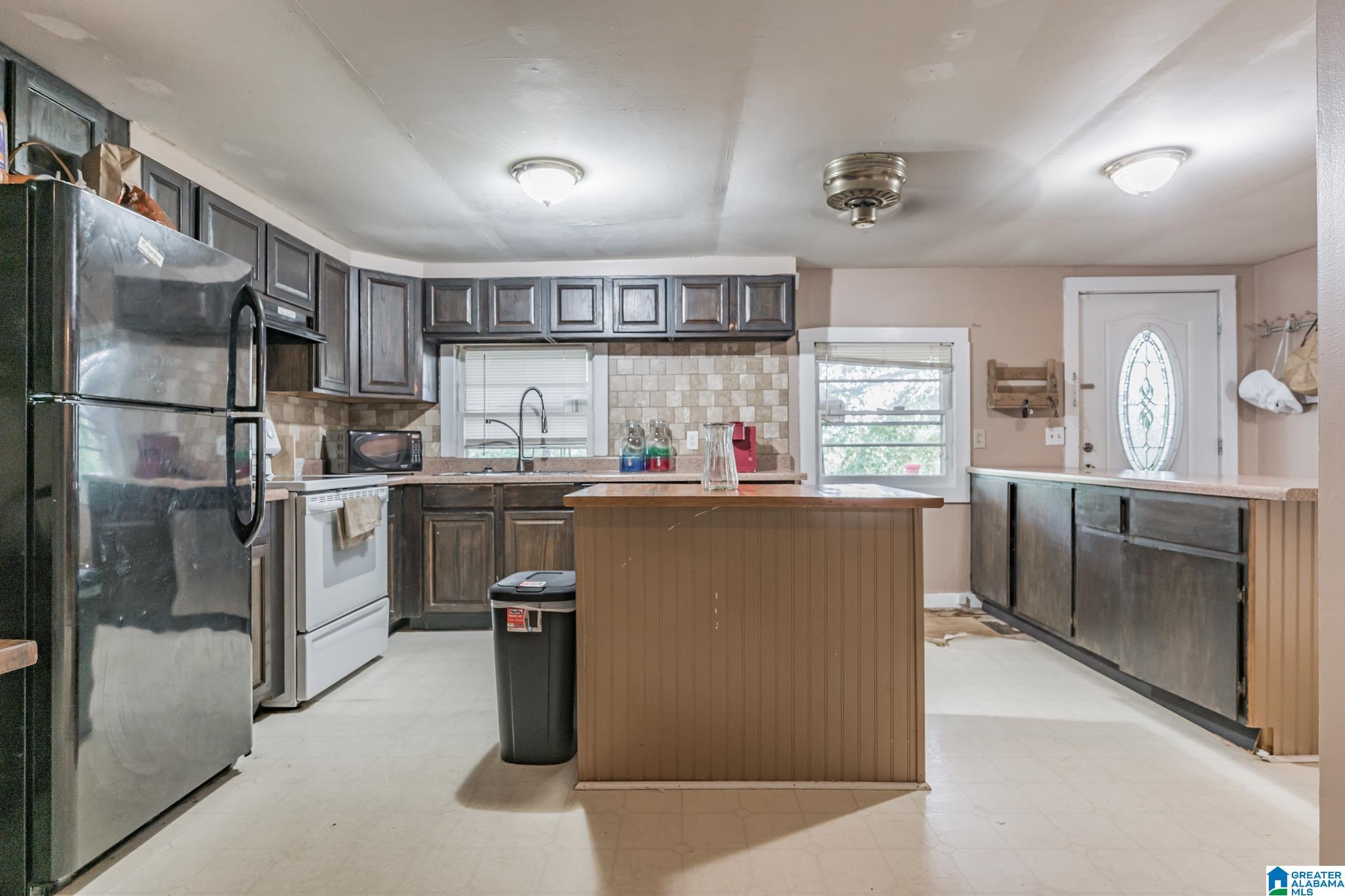 704 Alpine Street Oneonta, AL 35121 - Photo 7 of 28