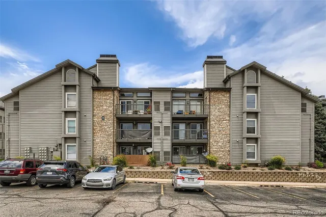 $215,000 | 2575 South Syracuse Way, Unit B107, Denver, CO 80231