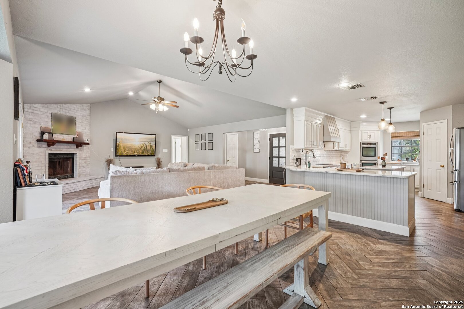 340 Sollock Drive Devine, TX 78016 - Photo 15 of 77
