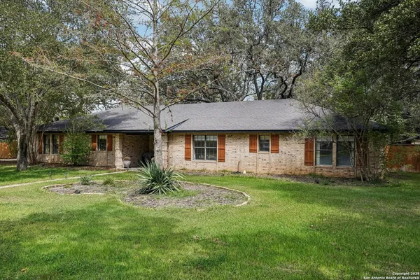 $528,999 | 340 Sollock Drive, Devine, TX 78016