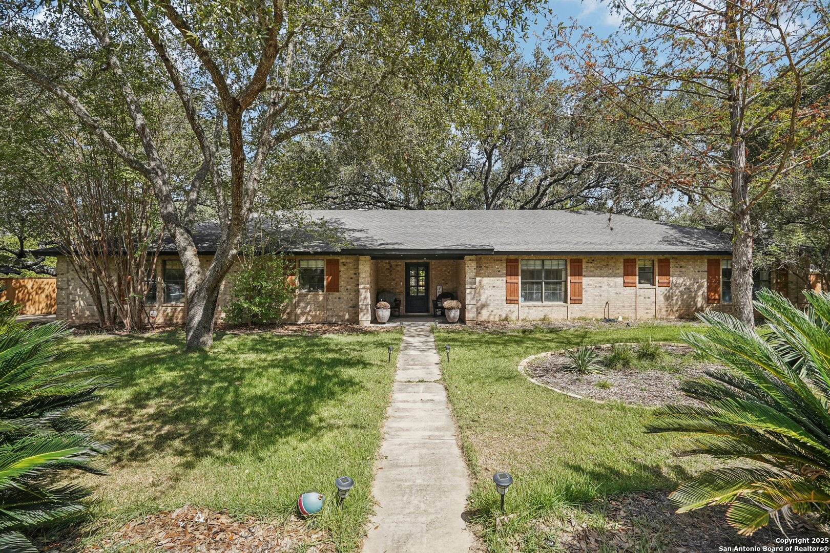 340 Sollock Drive Devine, TX 78016 - Photo 3 of 77