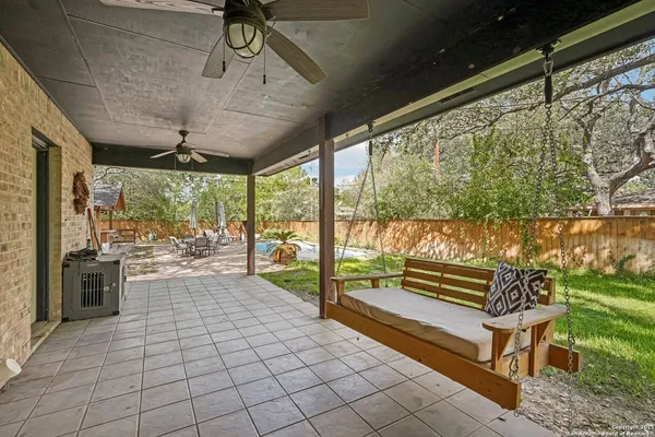 $528,999 | 340 Sollock Drive, Devine, TX 78016