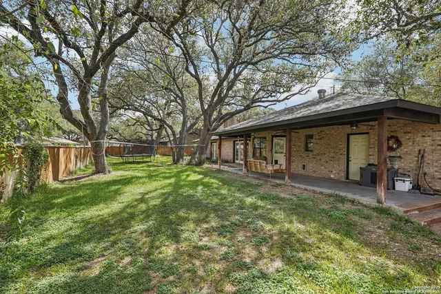 $529,000 | 340 Sollock Drive, Devine, TX 78016